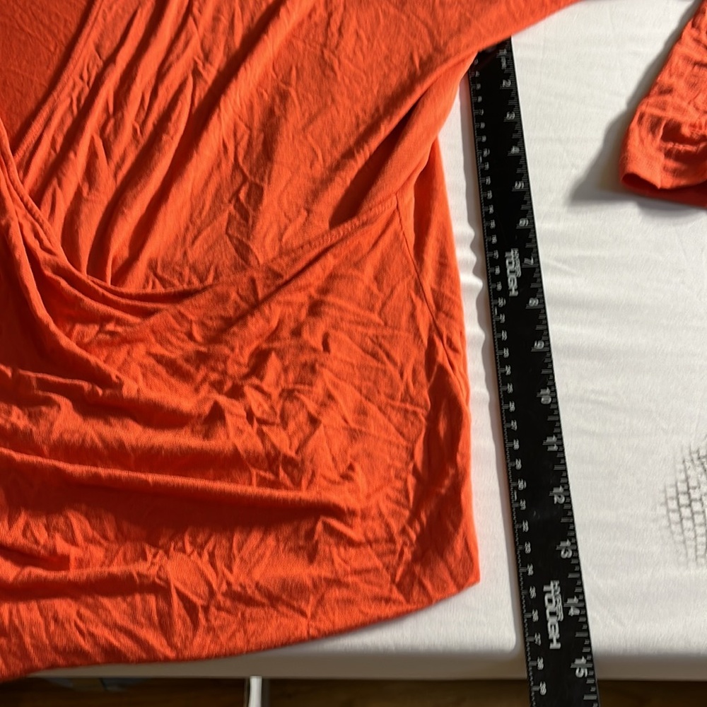 Trouve size large orange long sleeve tee with open back oversized - Picture 9 of 10